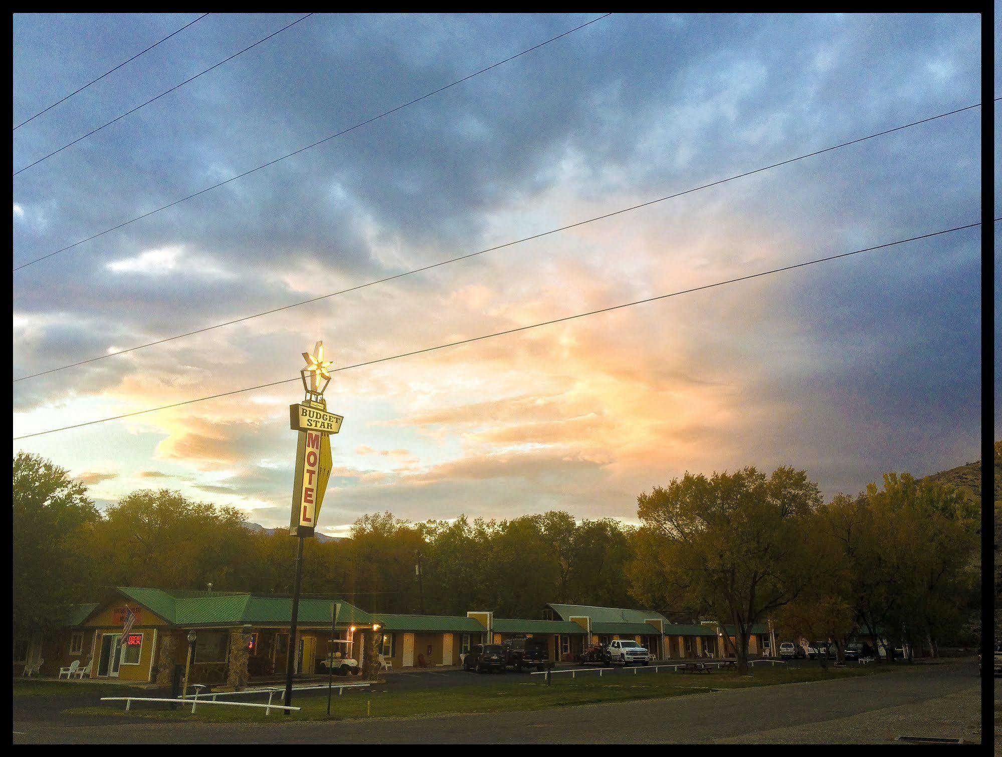 Western Star Inn Rifle Exterior foto