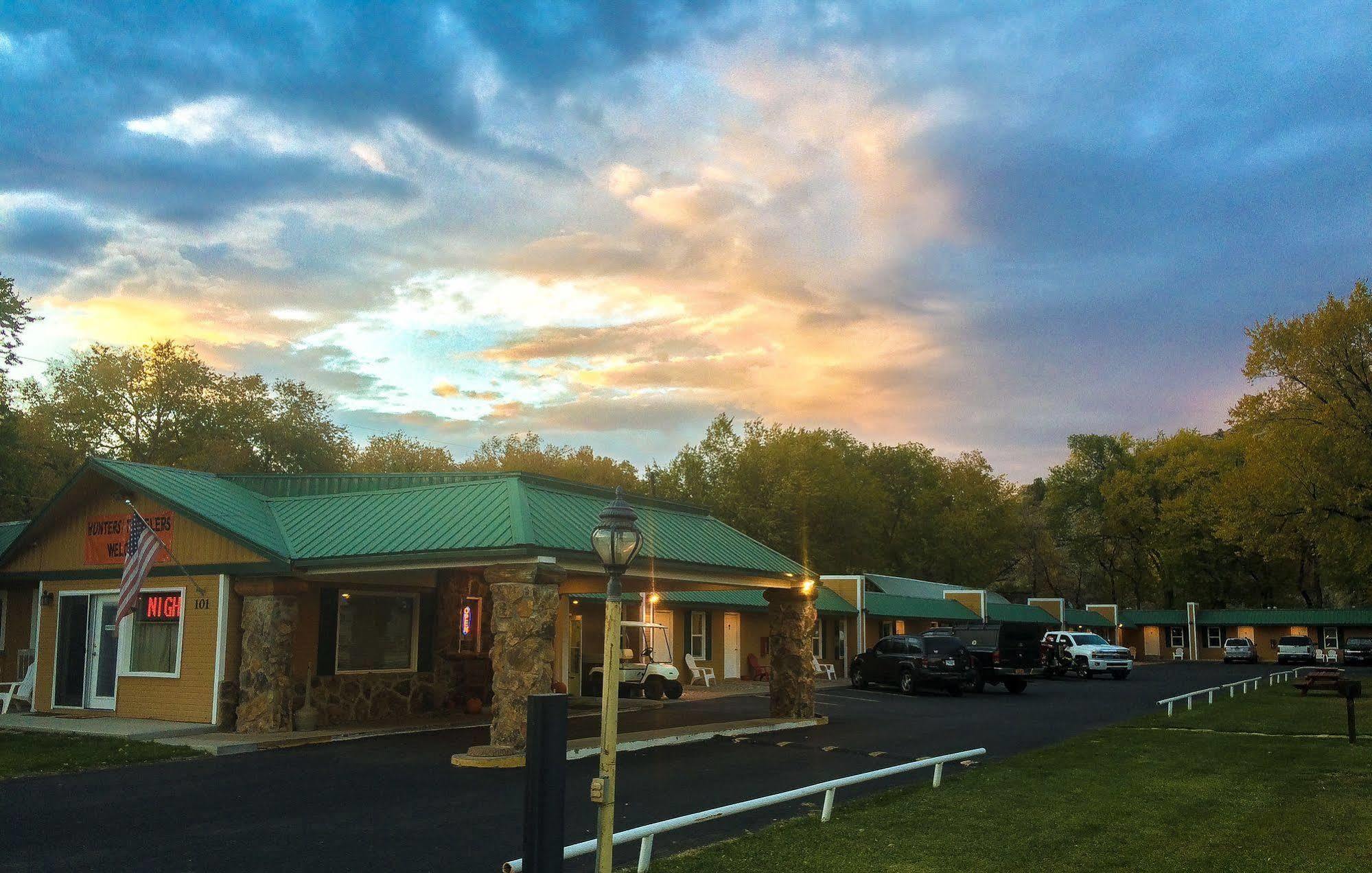 Western Star Inn Rifle Exterior foto